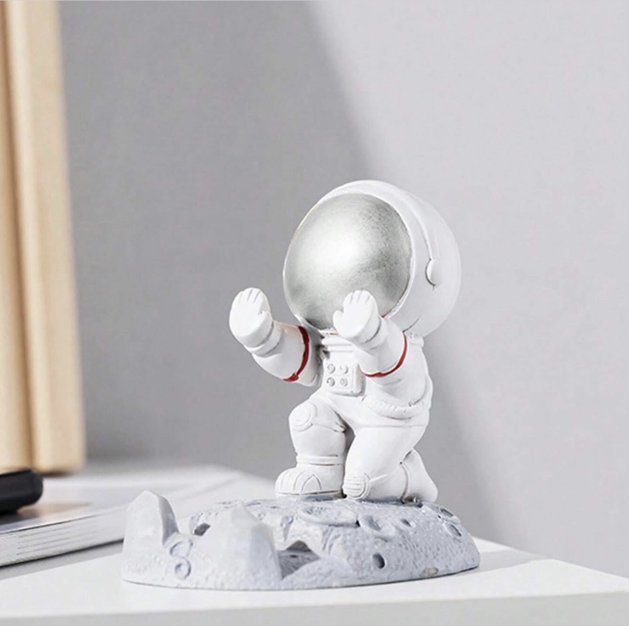 Soporte para teléfono y tablet con diseño de astronauta hecho de Resina de polietileno - Imagen 8