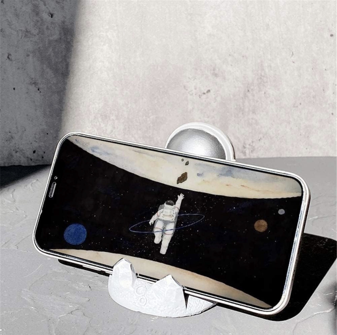 Soporte para teléfono y tablet con diseño de astronauta hecho de Resina de polietileno - Imagen 5