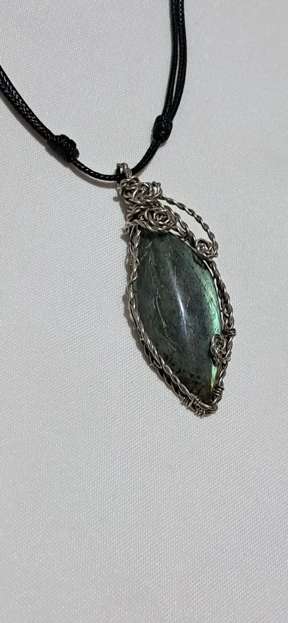 Dije de piedra labradorita