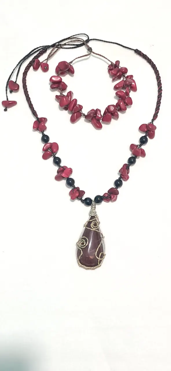 Collar y pulsera de jaspen de sangre